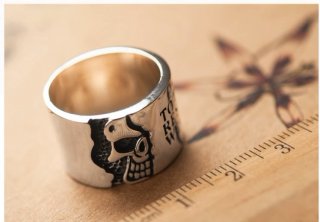 S925 sterling silver jewelry vintage Thai silver wide glossy men's ring index finger Gothic punk style skull S925 sterling silver jewelry vintage Thai silver wide glossy men's ring index finger Gothic punk style skull